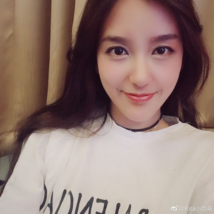 LOL新晉電競女神認真解說 穿...掀起網友暴動：好分