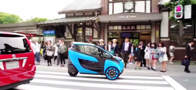  TOYOTA即將在台灣上市的機車，遮風避雨擁有神奇吸引力的i-ROAD超級摩托車