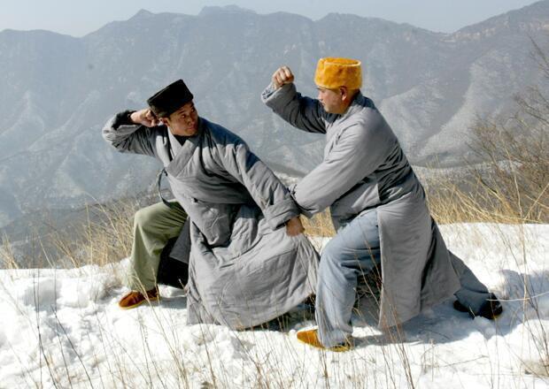 誰說武術是花架子，詠春13秒極速擊敗泰拳速度嚇傻對方高手，出一口氣了 