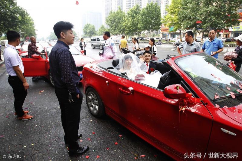 殘疾小伙街頭修車尋找聾啞母親 孝心打動「岳父」 寶馬前來接親