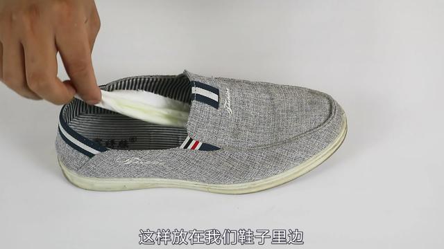  把花露水滴在手機上，沒想到這麼好用？看完你也試試吧
