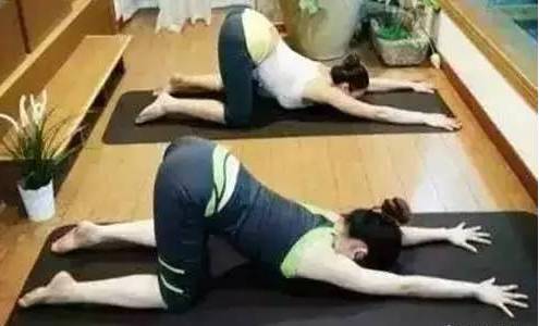 睡覺前十分鐘，練一次這些動作，既可以促進血液循環，又可以躺著就瘦瘦瘦！