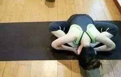 睡覺前十分鐘，練一次這些動作，既可以促進血液循環，又可以躺著就瘦瘦瘦！