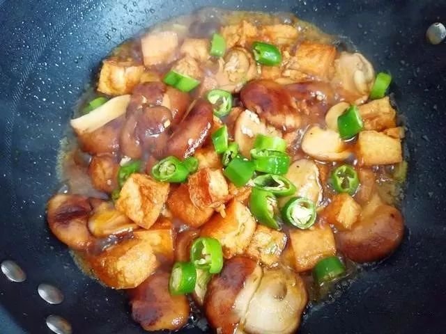豆腐和它是絕配，味道香濃，豆腐入味，看著就想吃！