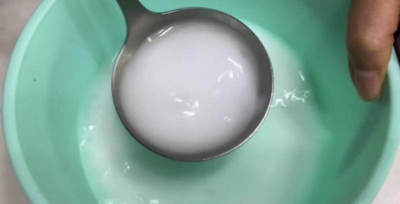 記住小蘇打醋水比例，DIY無毒去污液，輕鬆做好家務活！