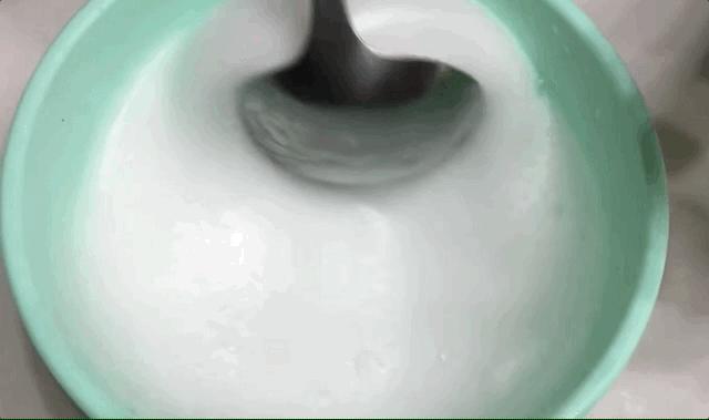 記住小蘇打醋水比例，DIY無毒去污液，輕鬆做好家務活！