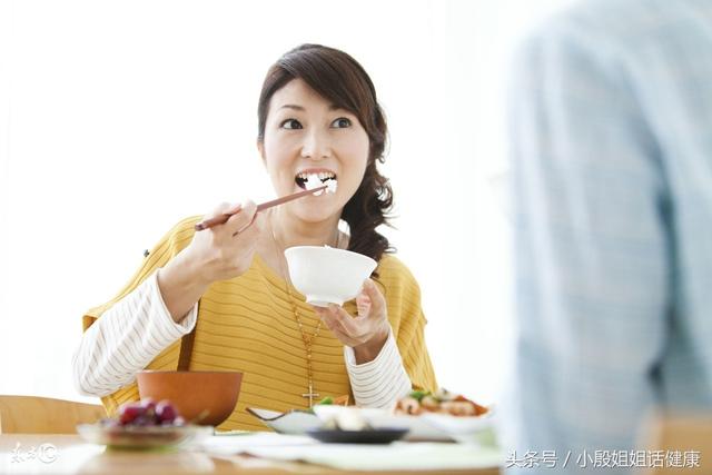  30歲女子查出「食管癌」離世，醫生解釋：1個習慣害的！