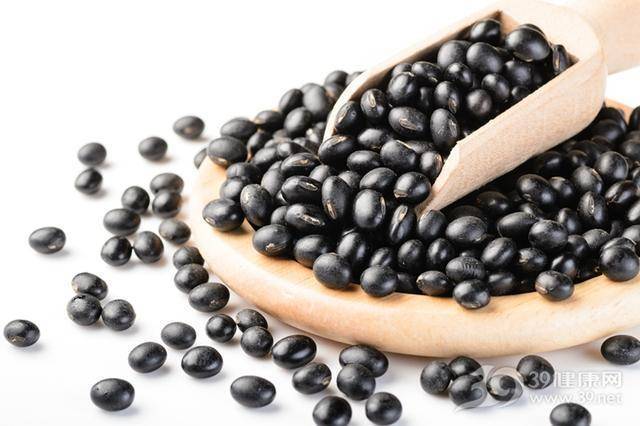 黑豆才是真正低調的「養生高手」！這種吃法，功效翻倍！