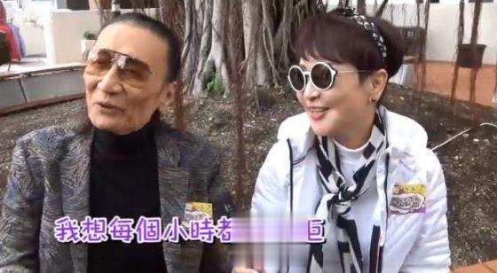 82歲謝賢與前妻會面無避嫌，開心摟抱，狄波拉則當老公面挽手四哥 !