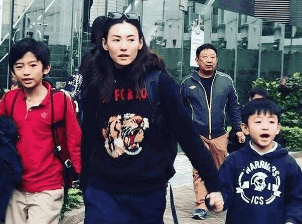 謝霆鋒小兒子近照，長得和他一模一樣，實力打臉「像陳冠希言論」!