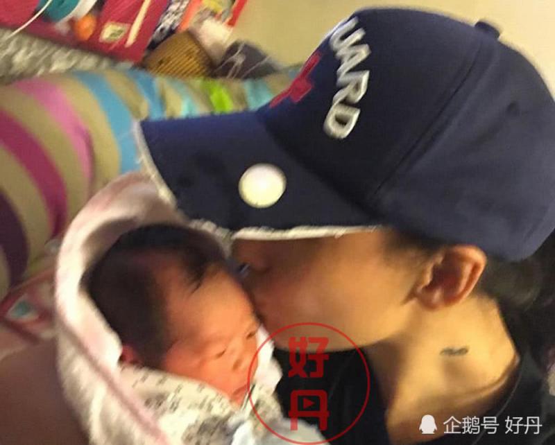 柏芝親吻新生兒照片被曝光，這難道就是媒體口中的產子實鎚？ 