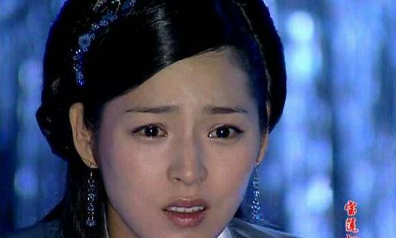 被「整容」毀掉的4位女明星，有一個整成面癱臉，而她不幸去世！
