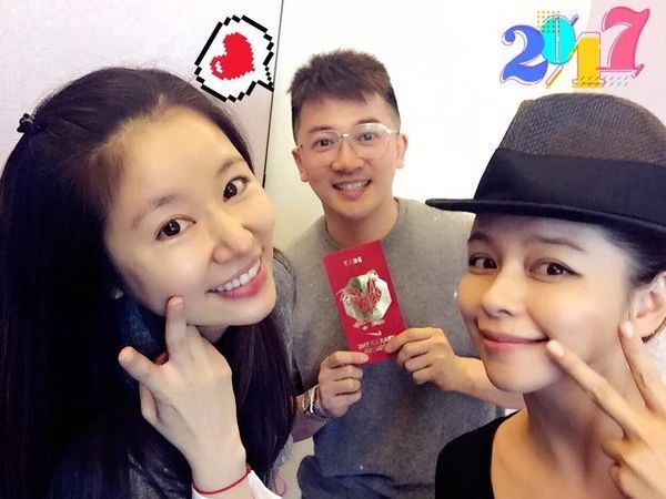 大S是42歲，林心如也是42歲，網友：素顏照差太多！