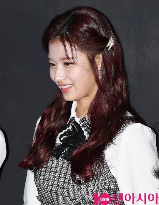 [TWICE][分享]181206 依舊是KPO女團第一TWICE今年截止目前為止專輯銷量458萬張+
