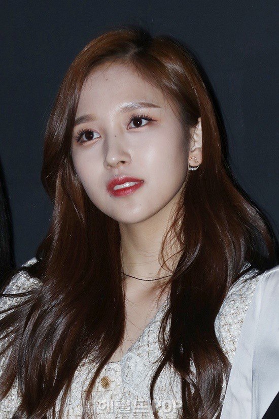 [TWICE][分享]181206 依舊是KPO女團第一TWICE今年截止目前為止專輯銷量458萬張+