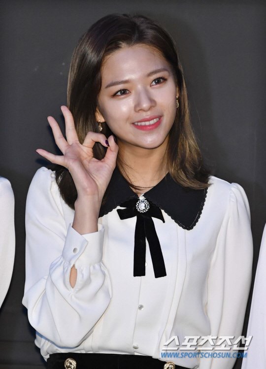 [TWICE][分享]181206 依舊是KPO女團第一TWICE今年截止目前為止專輯銷量458萬張+