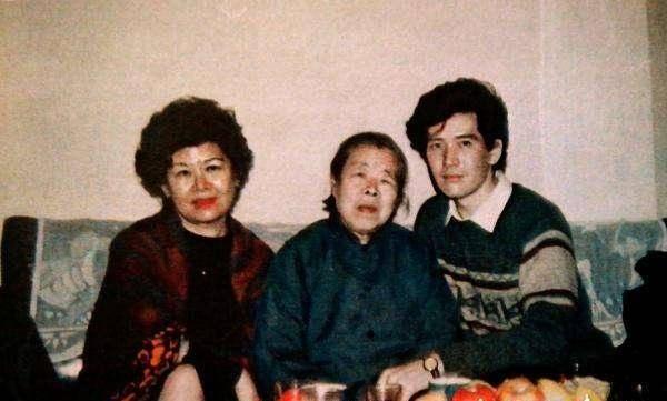 58歲費翔近照顯滄桑，前任皆女神級別，至今未婚，令人唏噓 !