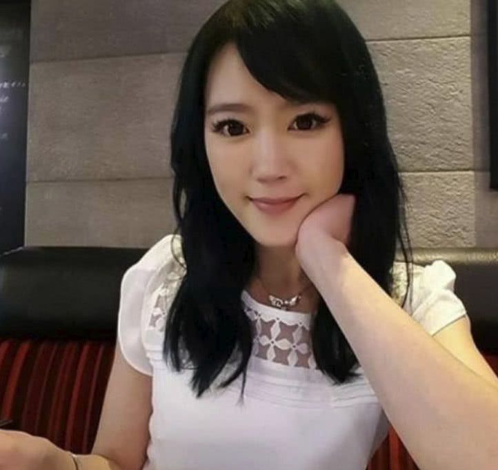 16歲進入娛樂圈，與女助理同居還一起吸毒，在獄中經常刷馬桶！