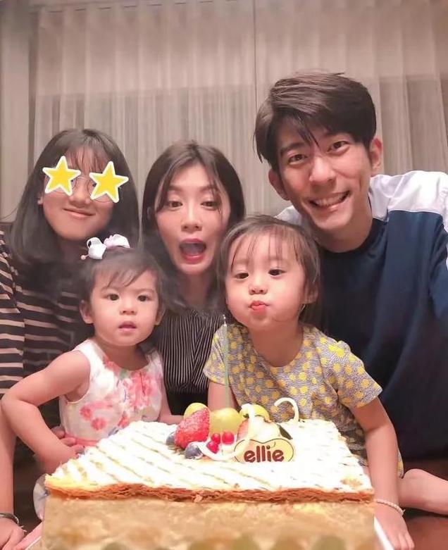 44歲賈靜雯弟媳近照，原來是我們熟悉的她，網友：難怪一直不公開