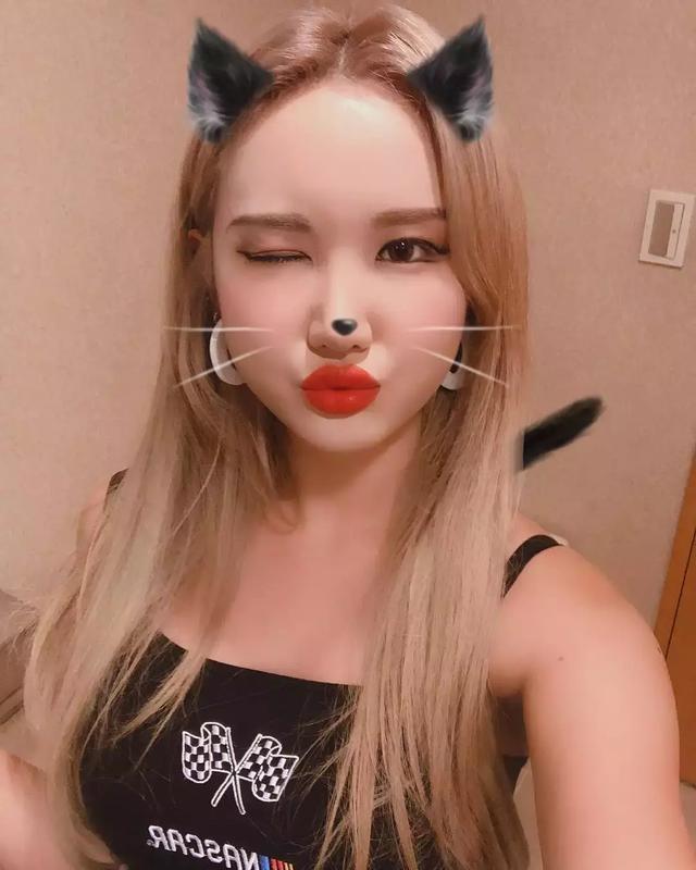 女團成員舞台骨盆受傷，仍敬業完成舞台！所屬社：正在接受治療中