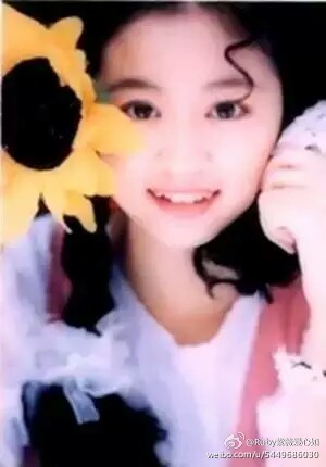 林心如曬中學時期學生照，網友驚呼「照片裡有楊丞琳」！