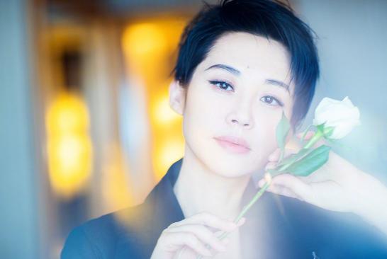 年過40還沒有結婚的女星，個個貌美如花，網友：她們堪稱凍齡女神!