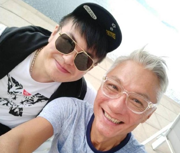 他是梁朝偉、星爺的同學，劉嘉玲的初戀，賠光身家如今蒼老似路人！
