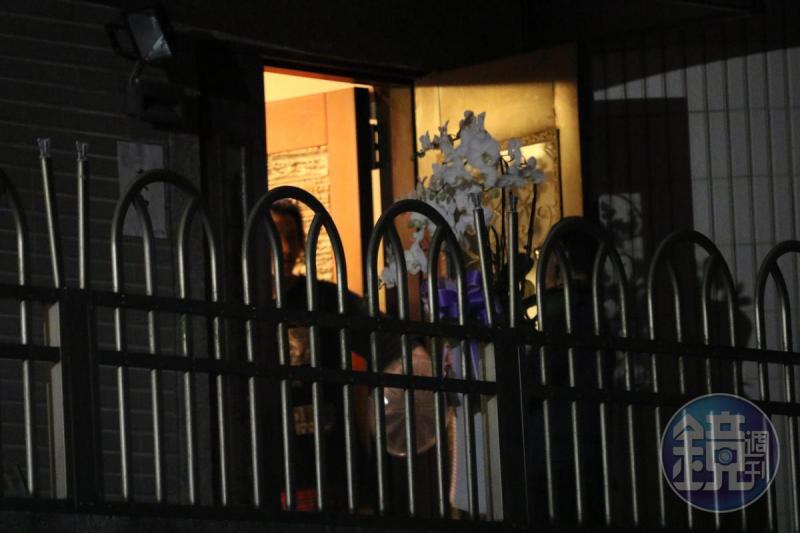 安迪癌逝，不敵病魔食道癌病逝，安迪家門口貼出「喪中」辦後事，王彩樺悲痛回應了！