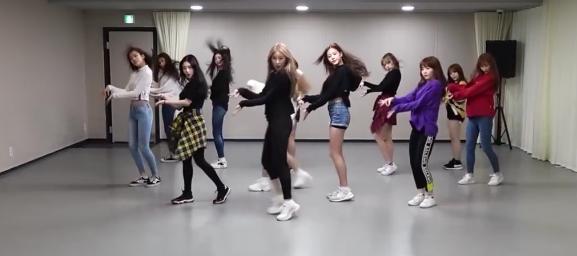 IZONE 打歌現場集體閉麥，出道曲就捲入「搶歌風波」