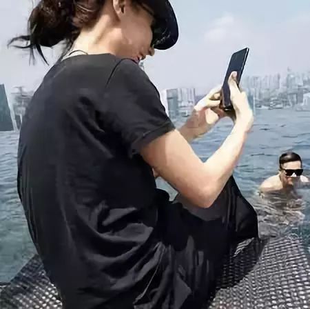 傳張柏芝為新加坡富商生下第三胎？！謝霆鋒首發聲……