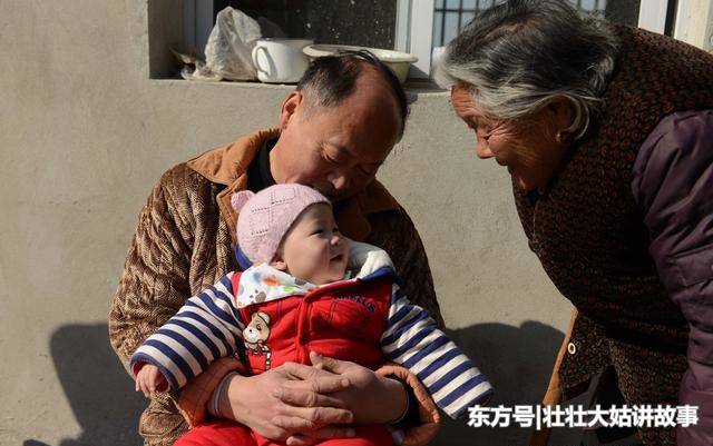 小姑子生孩子我隨禮3千，滿月酒上她向我道謝，飯沒吃完我就走了
