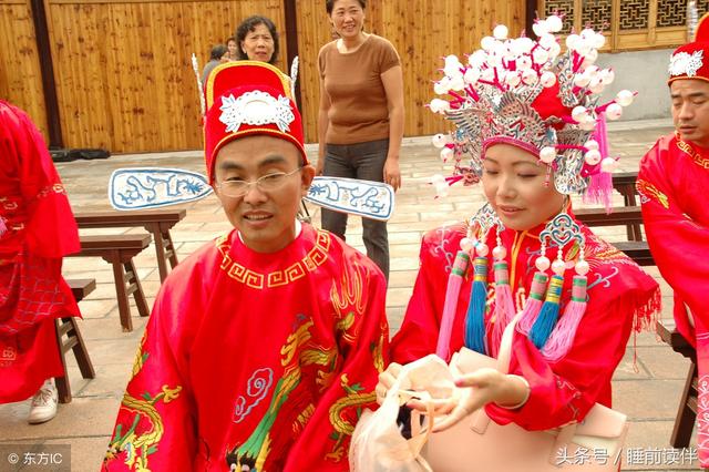 婆婆常年住我家，她生病住院弟媳給5000，我說一話，老公扇我巴掌