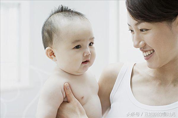 二胎後，婆婆不幫我看孩子，我把娘家給的拆遷房送給小叔子