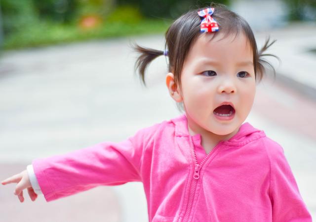 不生三胎前夫跟我離婚，一年後他來找我要女兒，我給了他一個帳本
