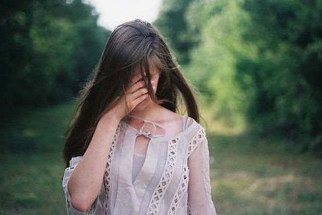 15歲的女兒還總尿床，母親起疑，帶去醫院檢查，醫生大罵畜生