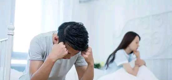 婚後從沒見過妻子生理期，丈夫納悶，隨手打開梳妝盒，他情緒失控