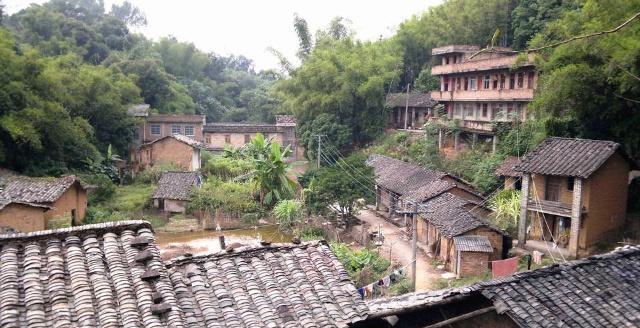 「媽，我是你兒子，你為啥把房給妹夫」，「咱媽住院你一次沒來」