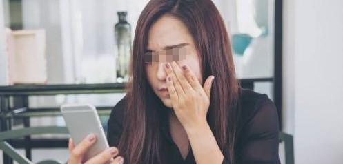 女兒被婆家趕回來，俺帶女兒去評理，女婿打開電腦，俺扇女兒臉