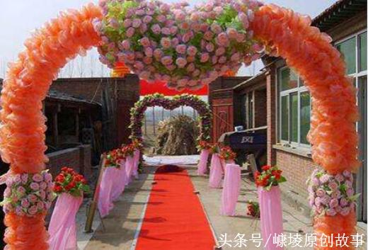 大哥結婚父母幾乎花光了所有積蓄，我結婚父母只寄一個快遞，拆開後我泣不成聲