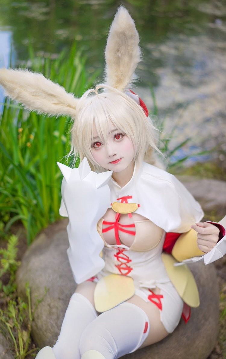 「娃娃眼蘿莉Coser」萌到讓人嫑嫑…沒想到「解開封印」所有人立刻阿阿受不了！(13P)  