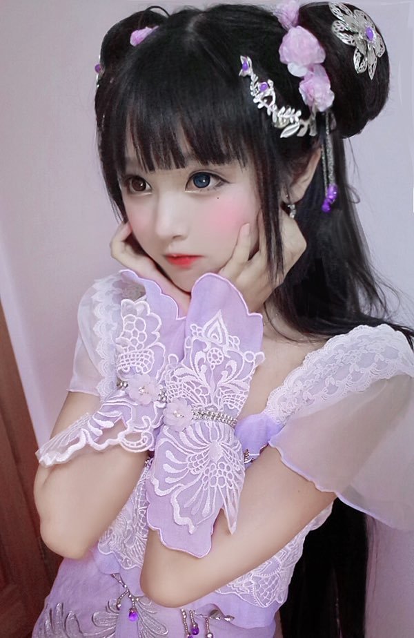 「娃娃眼蘿莉Coser」萌到讓人嫑嫑…沒想到「解開封印」所有人立刻阿阿受不了！(13P)  