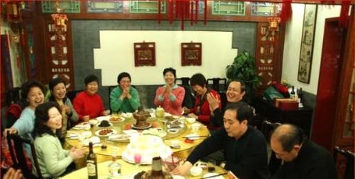 婆婆過壽俺給500，大嫂笑俺摳門，打開她的5千紅包，家婆臉綠