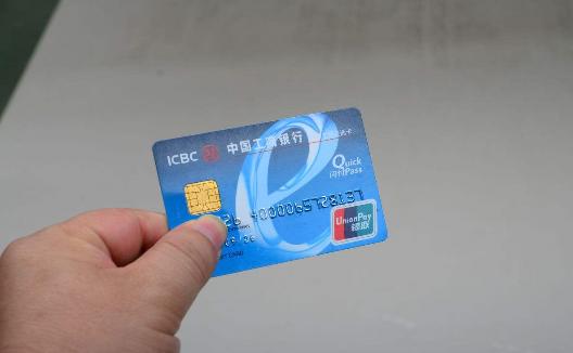 結婚當天母親給我送來我遲到的嫁妝，回到家查看之後，我愣在原地