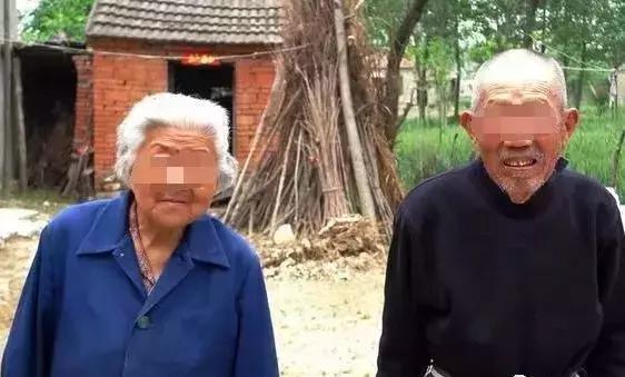 公公婆婆來家裡住了一晚，走後我收拾屋子，我決定和老公離婚！