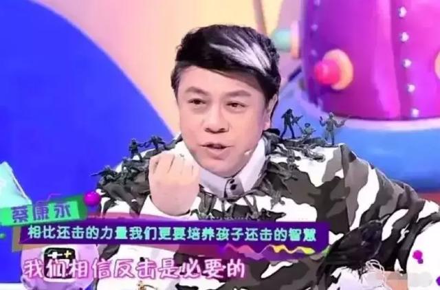 孩子的臉在幼稚園被同學抓傷卻不敢還手！心理學家：孩子被欺負，最怕家長這樣說！