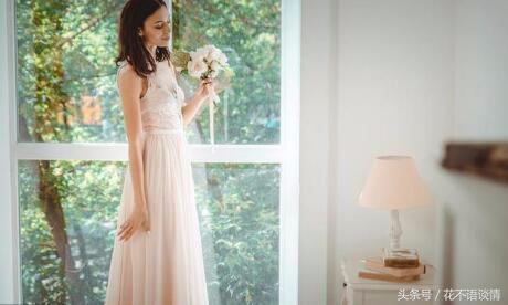 離婚後，前夫每個月給女兒三千撫養費，一天偶遇婆婆，她求我復婚