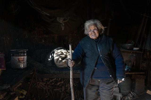 二十萬嫁妝給老公保管，五年後母親癌症住院，我去取錢時愣了
