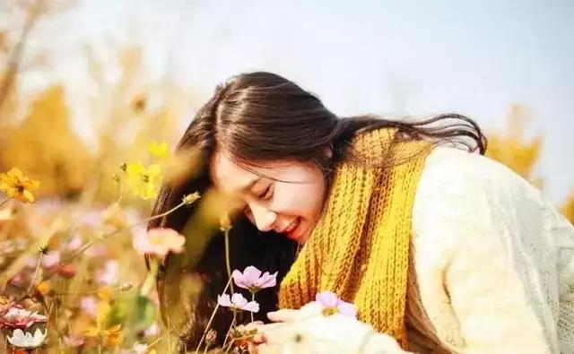 我供弟弟讀完大學，結婚時弟弟送我一張卡，查餘額時嚇得手機掉了