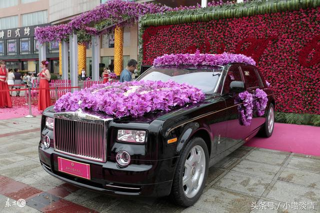 女兒要結婚，父親扮乞丐試探女婿，不料一開門，就被嚇一跳