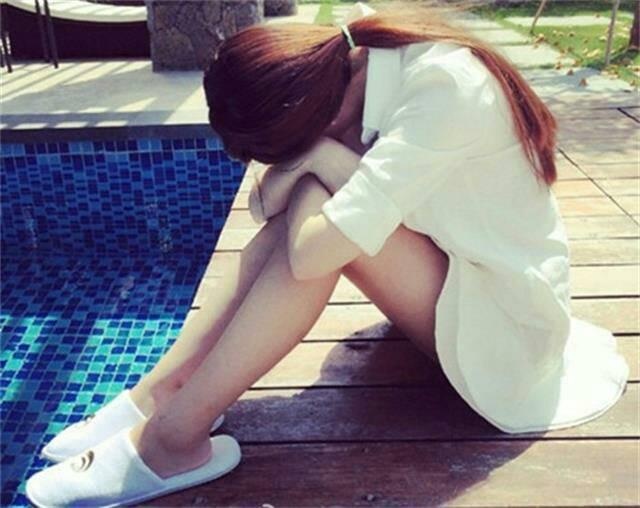 出軌老公逼我離婚還要我淨身出戶，離婚當天，公公的驚人舉動，讓我不知所措！